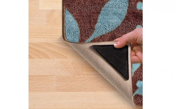 Set 4 triunghiuri antiderapante benzi antialunecare pentru covor mocheta