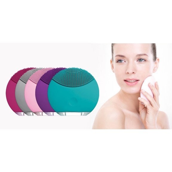 Dispozitiv hipoalergenic pentru masaj facial si curatare ten, cu ultrasunete