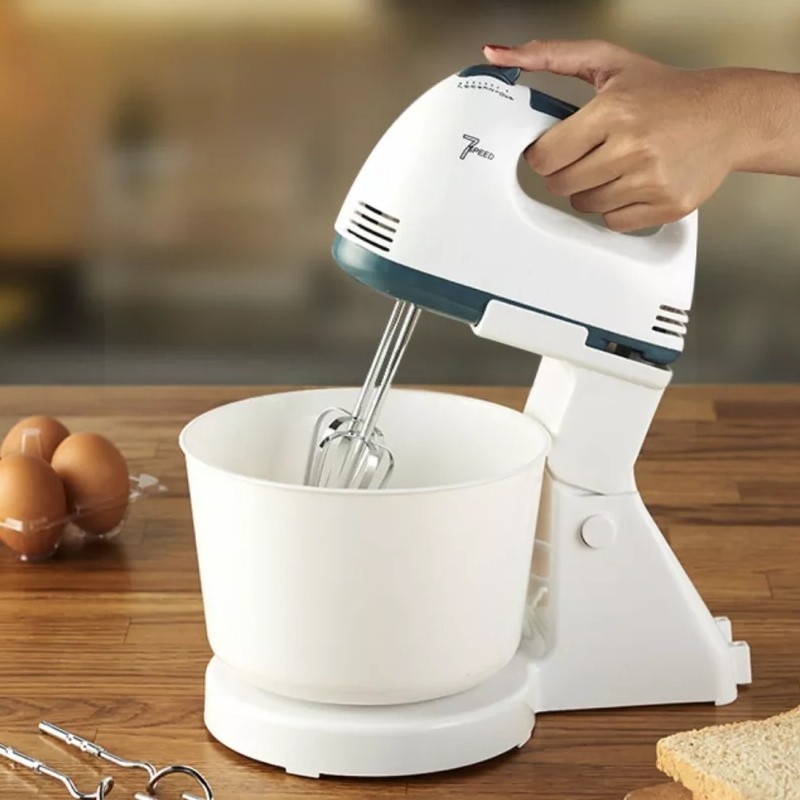 Mixer cu bol, 7 viteze si 4 accesori incluse