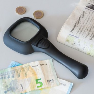 Lupa cu lumina ultravioleta si LED